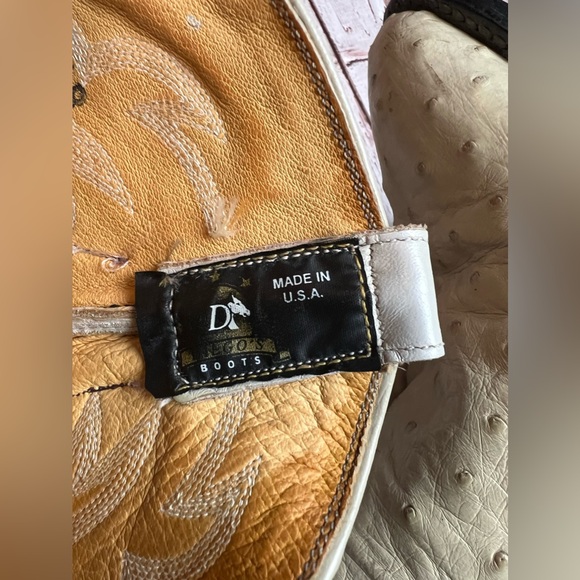 Diego’s Boots 8.5 - Picture 2 of 10